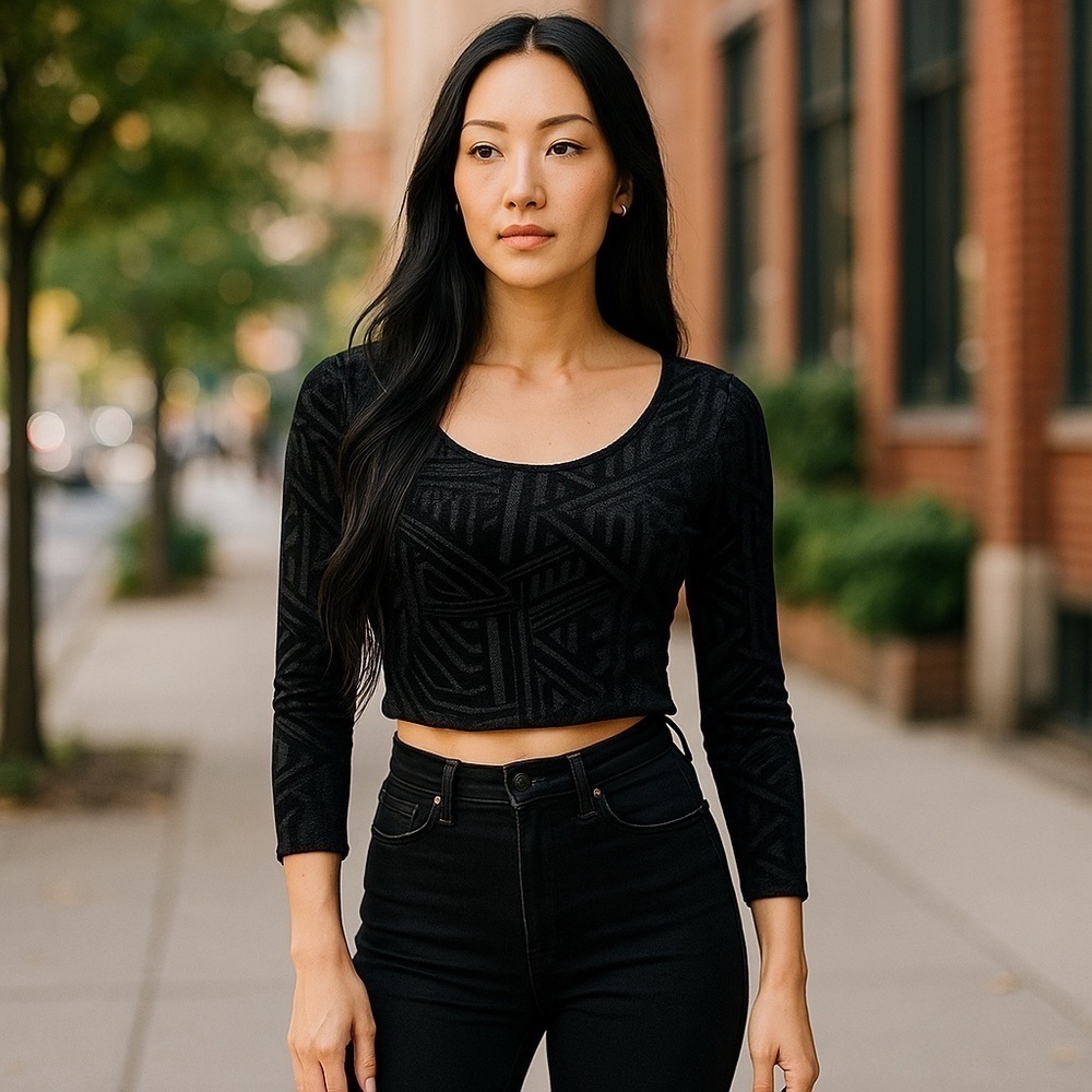 🛍Bundle sale🛍Elegant Black Crop Top nwot urban outfitters